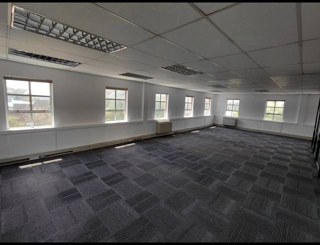 137M² OFFICE TO LET IN FOURWAYS